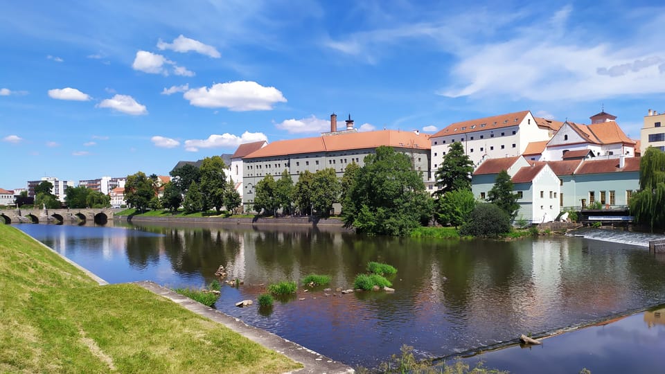 Пісек. Стародавній Кам’яний міст ліворуч | Фото: Barbora Němcová,  Radio Prague International