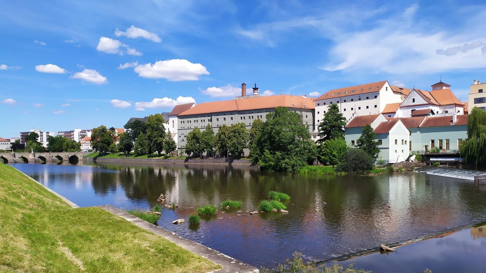 Пісек. Стародавній Кам’яний міст ліворуч | Фото: Barbora Němcová, Radio Prague International Пісек. Стародавній Кам’яний міст ліворуч | Фото: Barbora Němcová, Radio Prague International