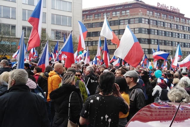 Під час однієї з весняних антиурядових демонстрацій у Празі | Фото: Ігор Будикін,  Radio Prague International