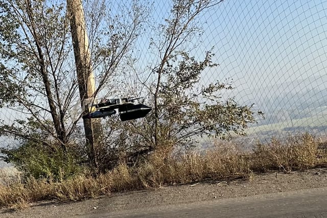 Російський дрон,  що пролетів повз волонтерське авто з кореспондентом Чеського радіо восени 2025 року. Найімовірніше,  то й був «Вандал» | Фото: Martin Dorazín,  Český rozhlas