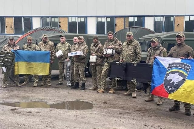 Члени команди Team4Ukraine в Україні | Фото: Martin Dorazín,  Český rozhlas