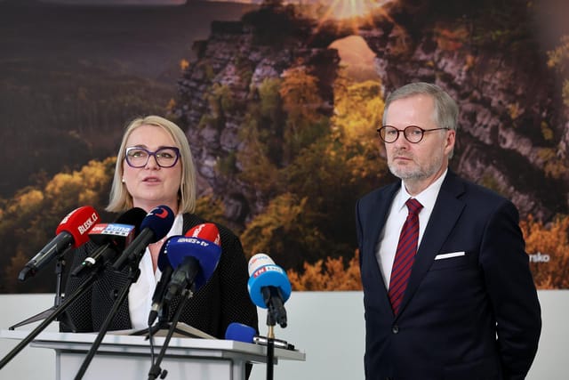 Яна Чернохова і Петр Фіала | Фото: Ministerstvo obrany ČR