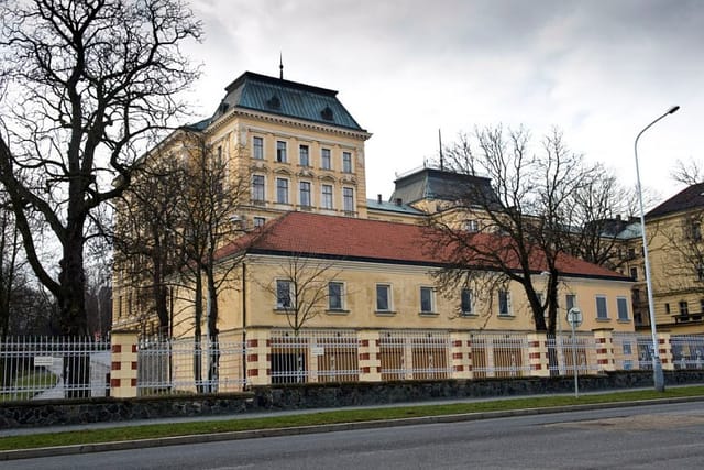 Будівля Міністерства оборони Чехії | Фото: Filip Jandourek,  Archiv Českého rozhlasu