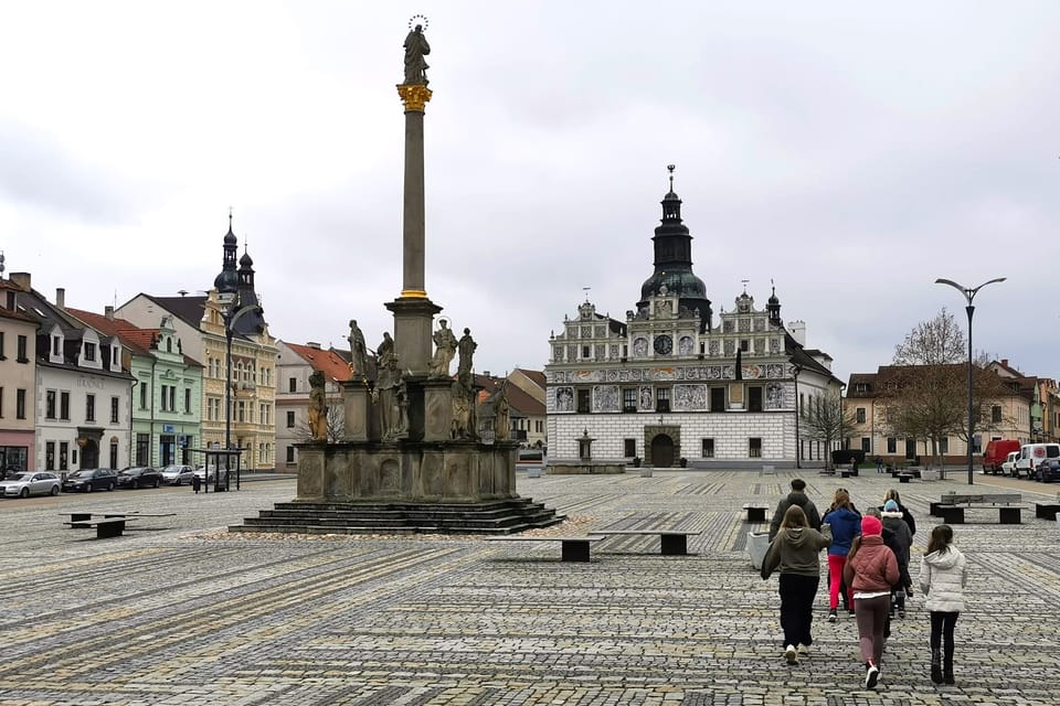 Стржібро,  центральна площа з ратушею і «чумною колоною» | Фото: Petr Lukeš,  Radio Prague International